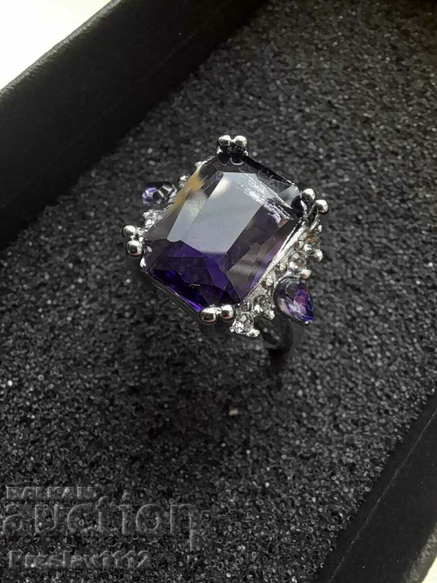Silver ring with Amethyst 12ct