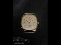 Чайка кварц съветски мъжки позлатен часовник. Отличен