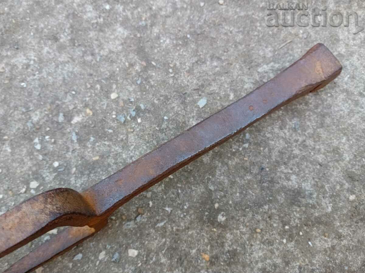 Delivery of ancient primitive anvil