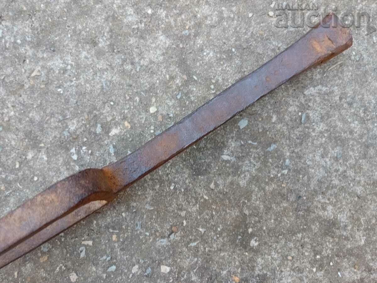 ancient primitive anvil - 5