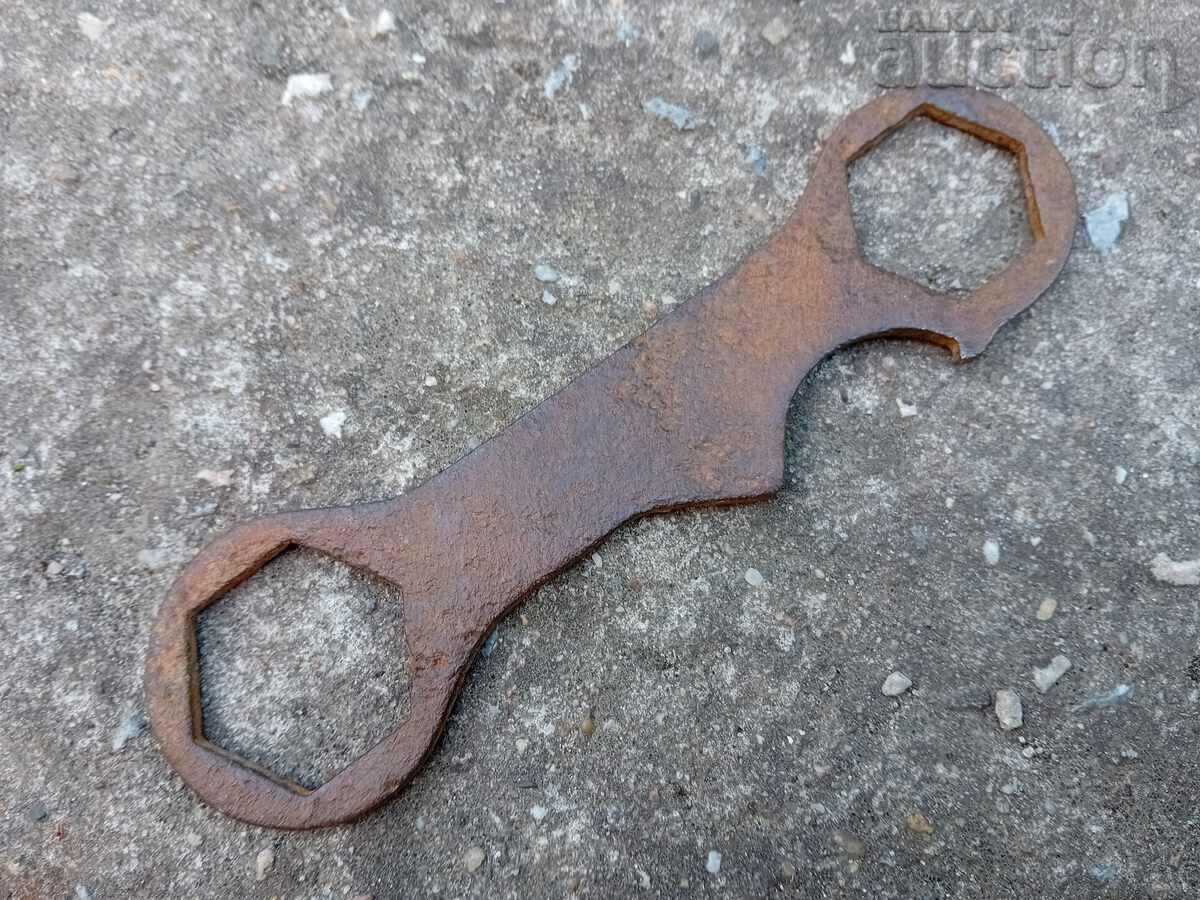 vintage key ZIP motor moped bicycle 20th century with price 21.00 BGN | € 10.74 vintage key ZIP motor moped bicycle 20th century with price 21.00 BGN | € 10.74