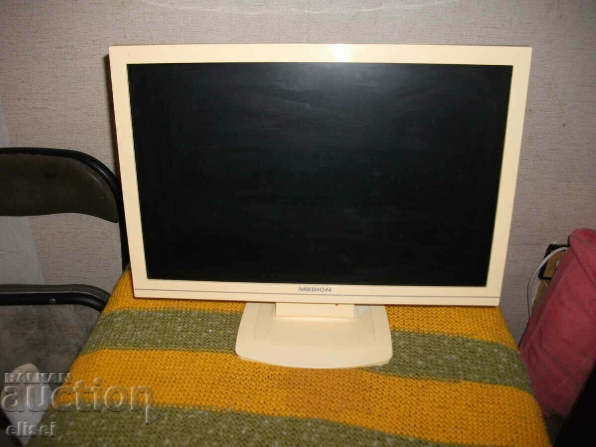 41. Vand monitor MEDION 19 inch Model: MD 20119. Maxima