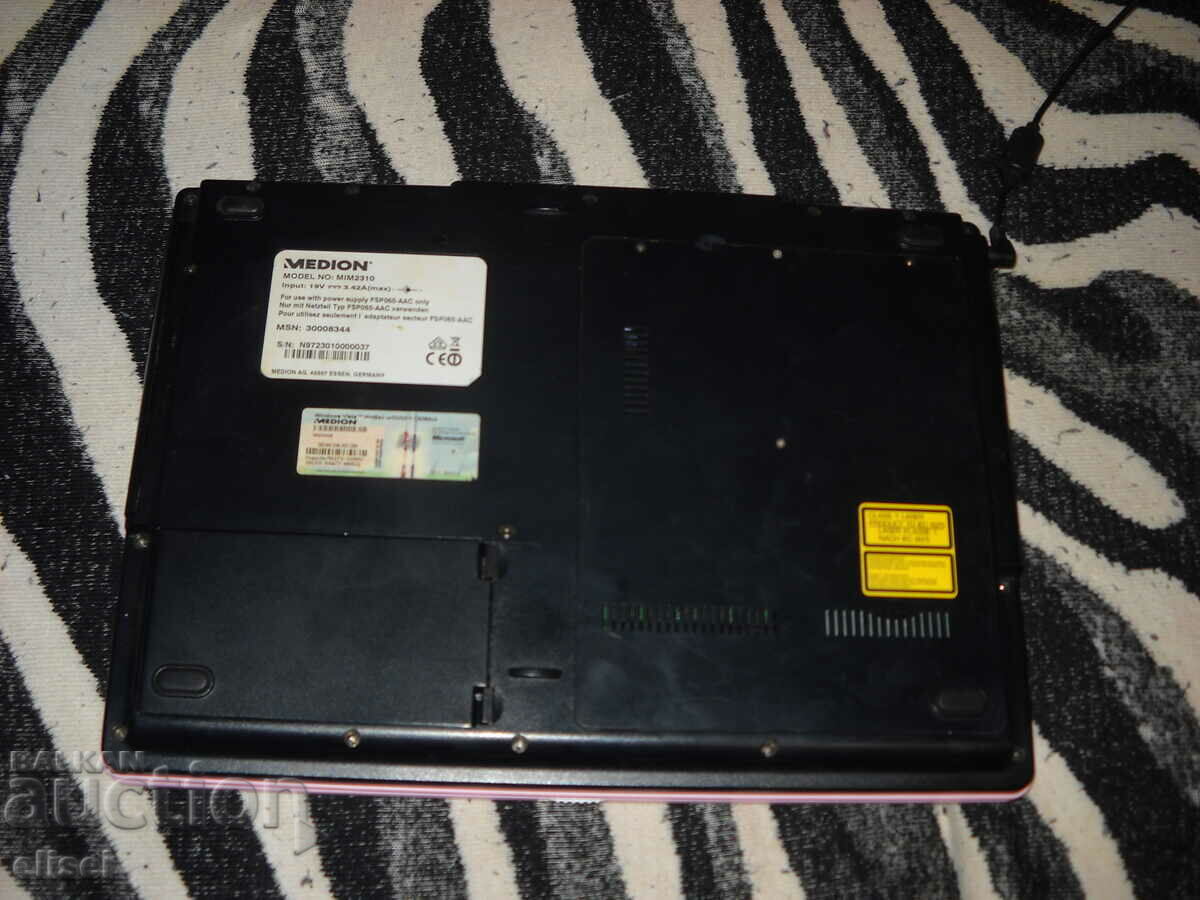 Licitație 103. Vand laptop MEDION-MODELMIM2310, display 15.4-. Lapt