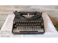 Стара пишеща машина PATRIA - Swiss Made - 1936 година