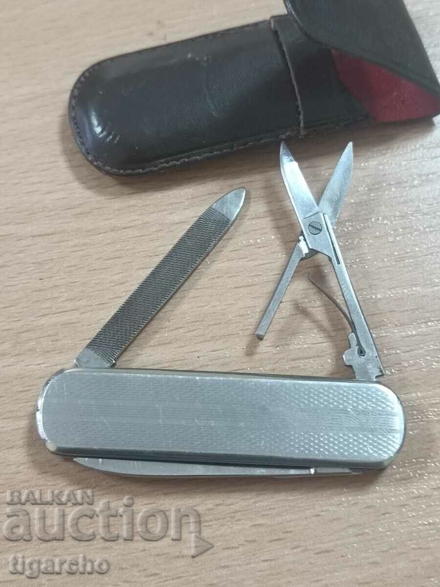 Folding knife with price 20.00 BGN | € 10.23 Folding knife with price 20.00 BGN | € 10.23