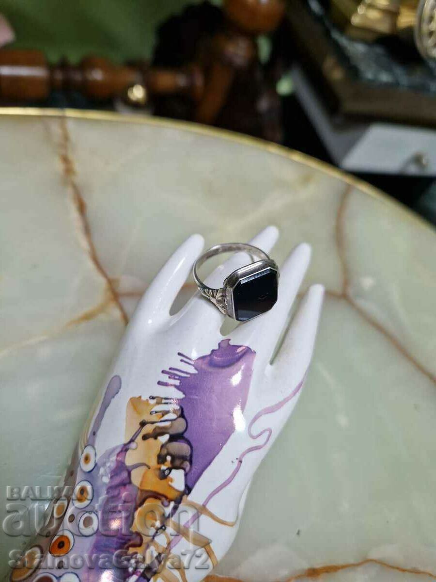 Licitație Inel antic, unic, cu onix negru Licitație Inel antic, unic, cu onix negru