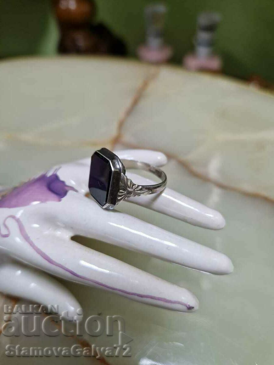 Inel antic, unic, cu onix negru Inel antic, unic, cu onix negru