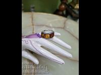 Чудесен антикварен сребърен пръстен с кехлибар