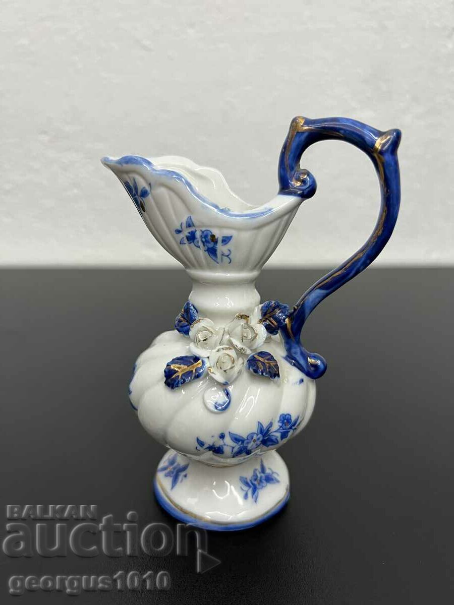 Porcelain vase No. 5547