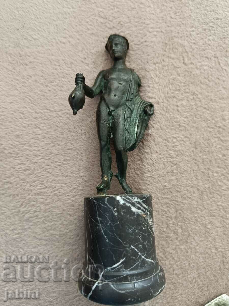 Бронзова статуетка на бог Хермес, реплика на експонат в НИМ