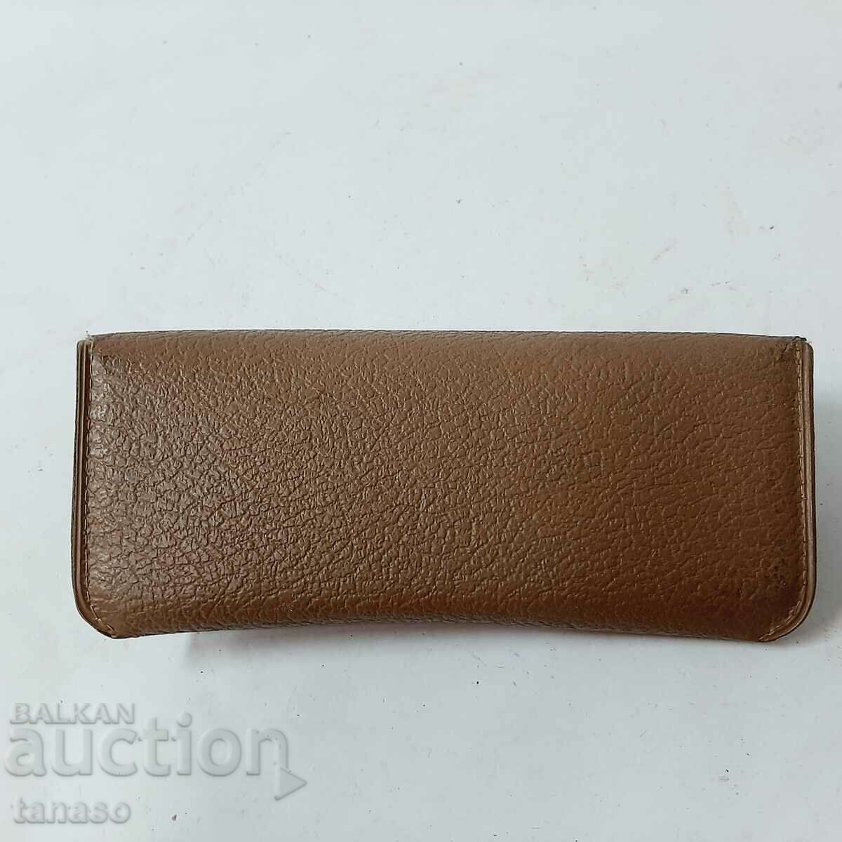 Auction Glasses case(15.3) Auction Glasses case(15.3)