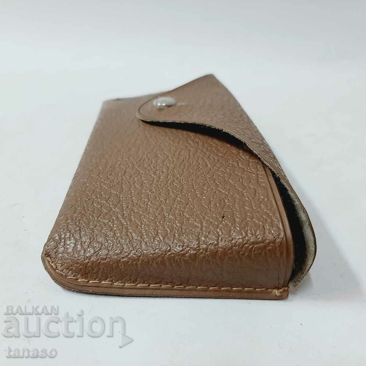 Delivery of Glasses case(15.3) Delivery of Glasses case(15.3)