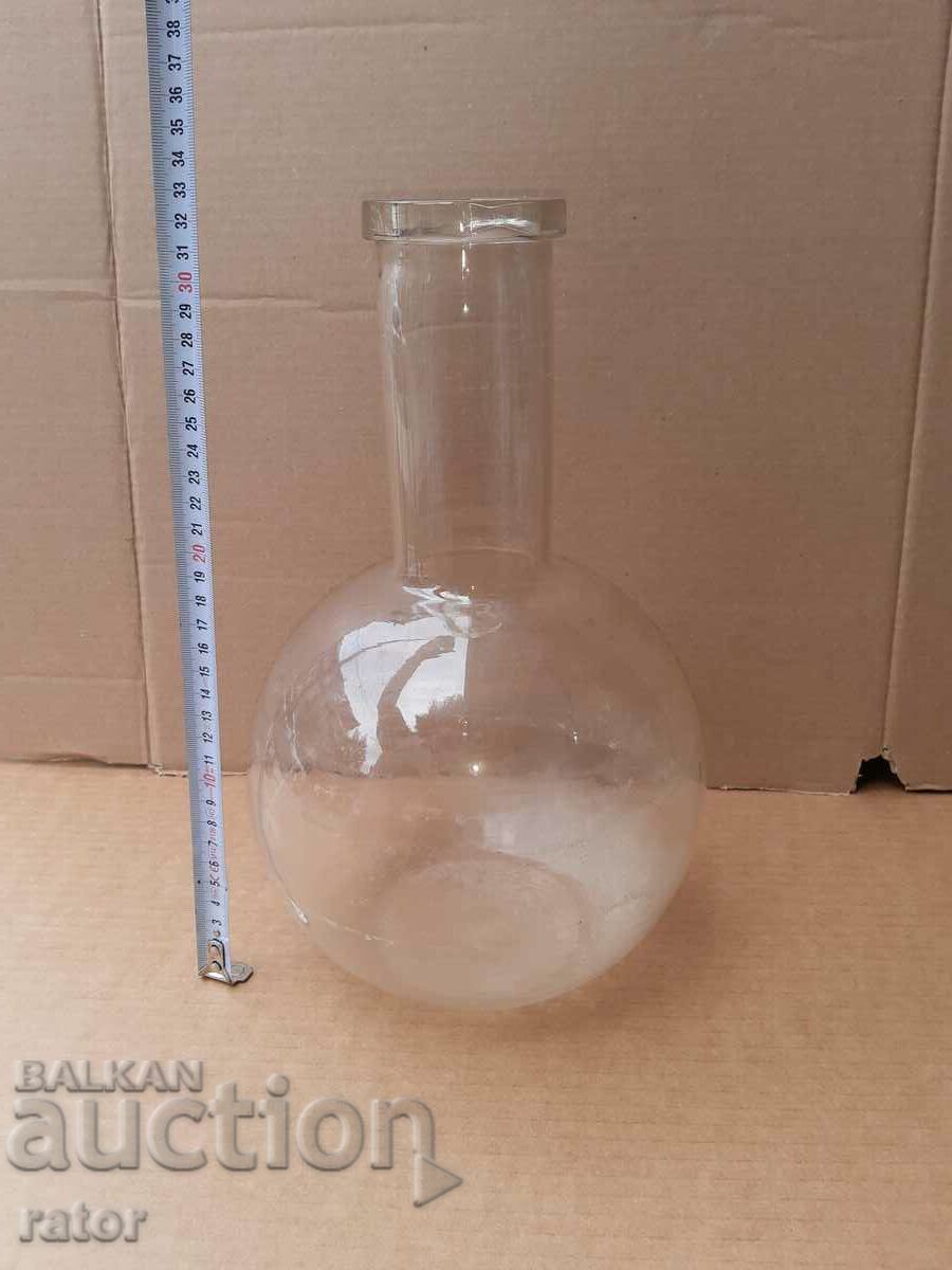 LARGE heat-resistant flask 4 liters. Laboratory glassware