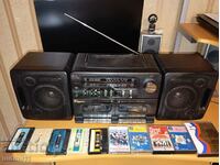 Radiocassette player with detachable speakers and 10 cassettes