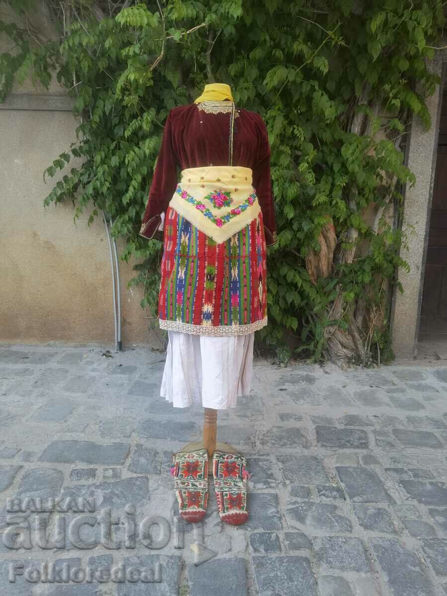 Costum de dama din Gostivar, sate din Gorni Polog cu 2 picioare