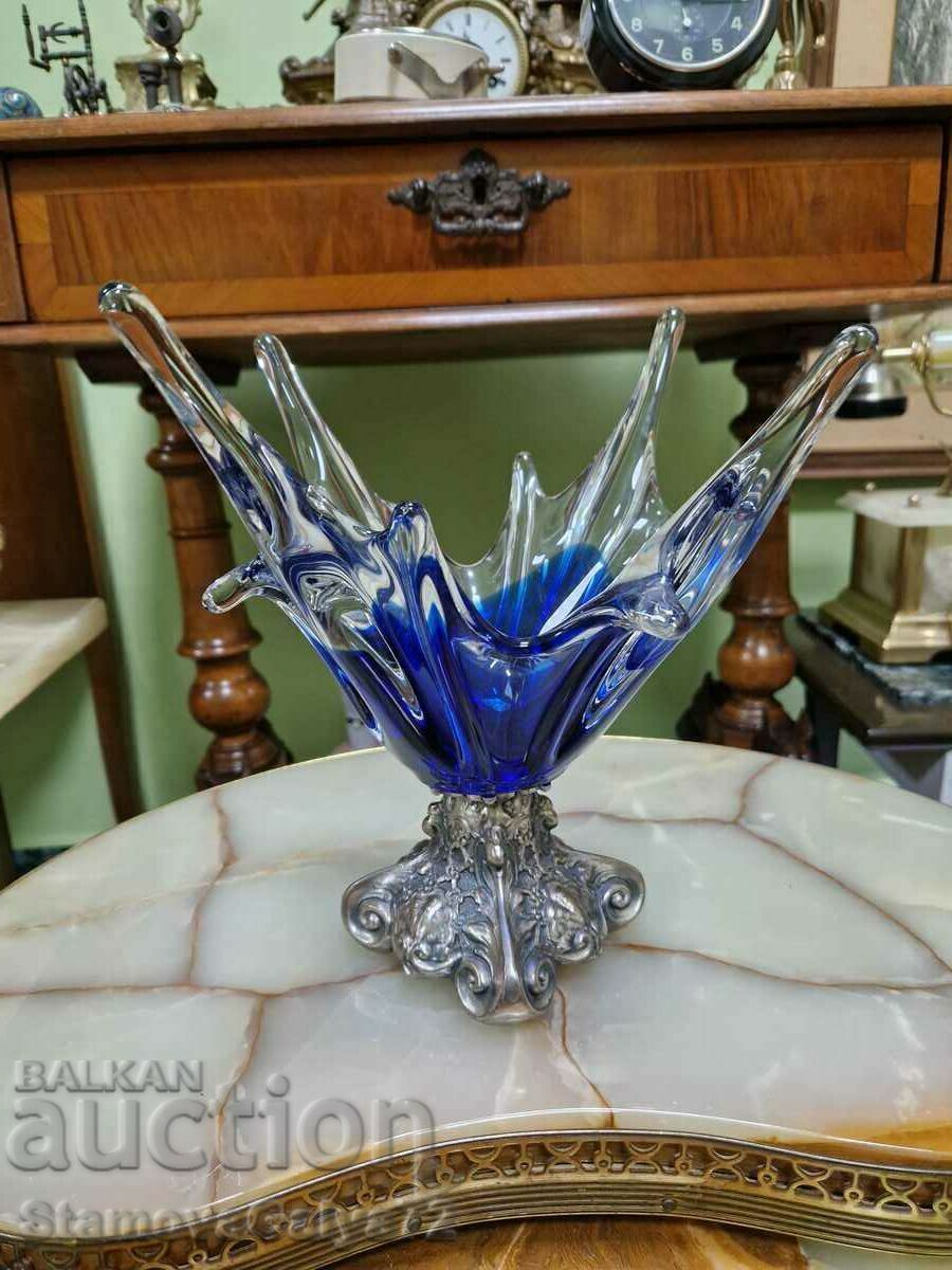 Vas unic pentru bomboniere din cristal antic cu preț 233.00 BGN | € 119.13 Vas unic pentru bomboniere din cristal antic cu preț 233.00 BGN | € 119.13