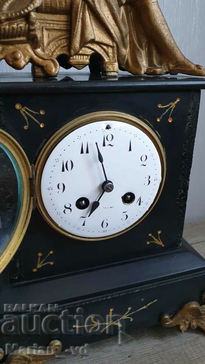 Licitație Vechi ceas de masă din marmură franceză Licitație Vechi ceas de masă din marmură franceză