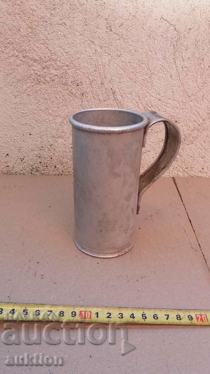 Aluminum measuring cup for milk - 500 ml.