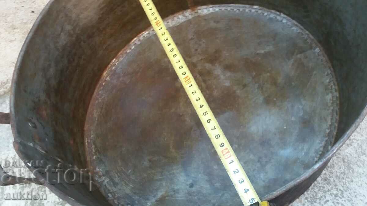 Livrarea TAVĂ VECHE DE METAL SOLID PENTRU MIEL, LUTENICE, ETC. Livrarea TAVĂ VECHE DE METAL SOLID PENTRU MIEL, LUTENICE, ETC.