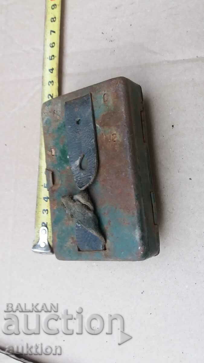 OLD RAILWAY FLASHLIGHT - 5 OLD RAILWAY FLASHLIGHT - 5