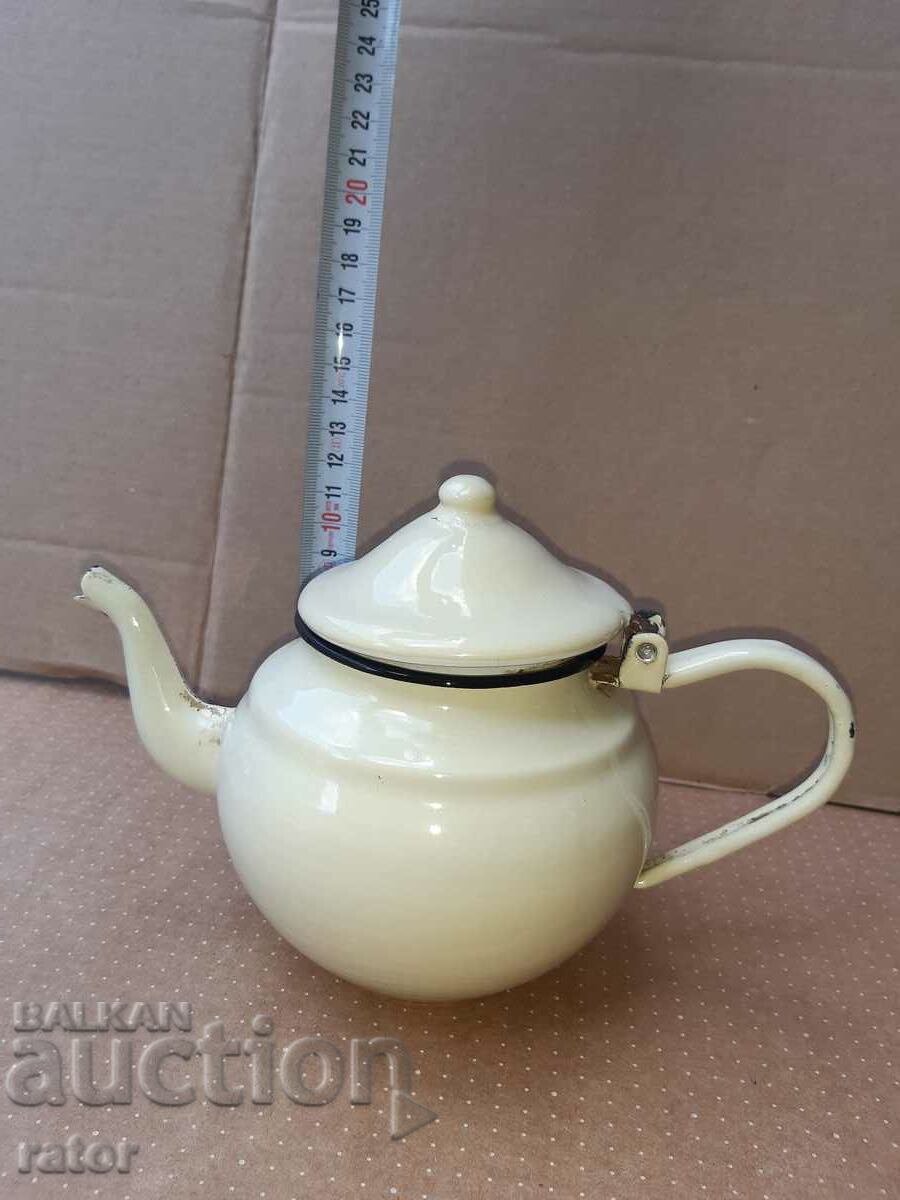 Παλιά τσαγιέρα εμαγιέ με τιμή 10.00 BGN | € 5.11 Παλιά τσαγιέρα εμαγιέ με τιμή 10.00 BGN | € 5.11