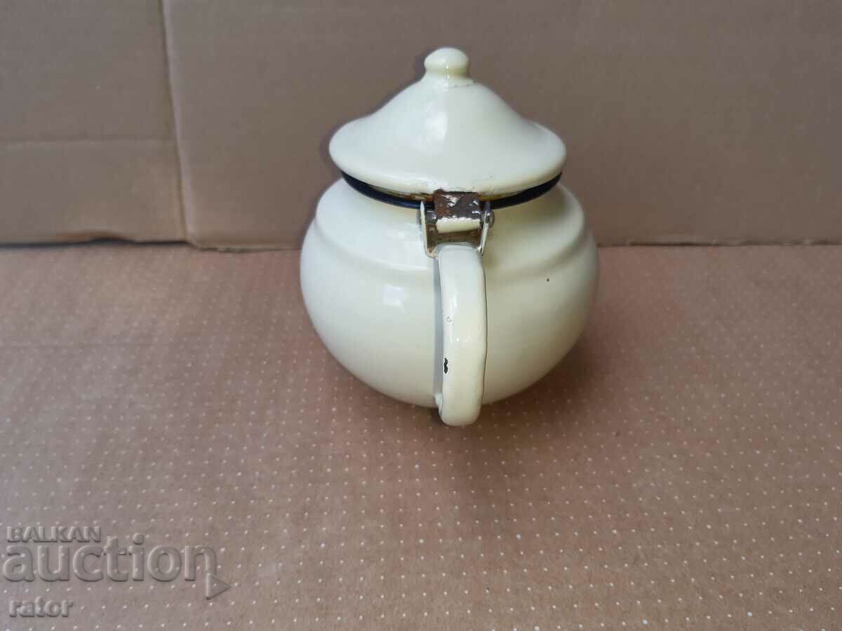 Παράδοση Παλιά τσαγιέρα εμαγιέ Παράδοση Παλιά τσαγιέρα εμαγιέ