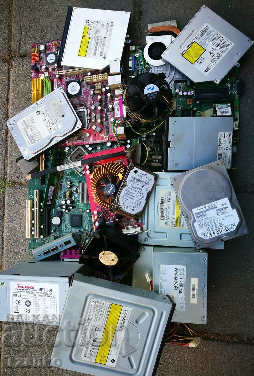 Deșeuri electronice - piese de calculator
