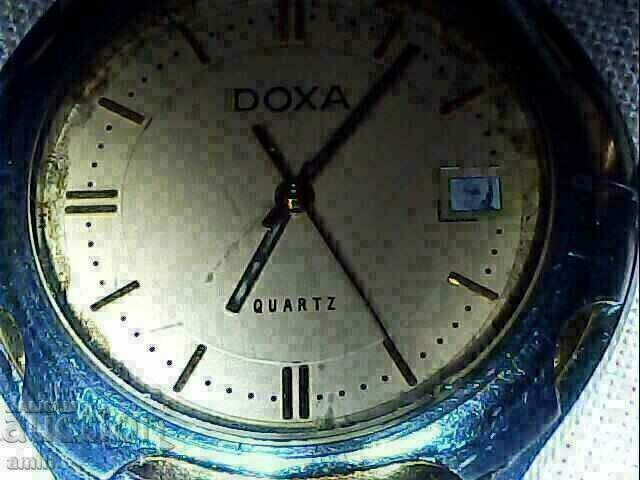 beautiful women's 4-seater Doxa card works perfectly