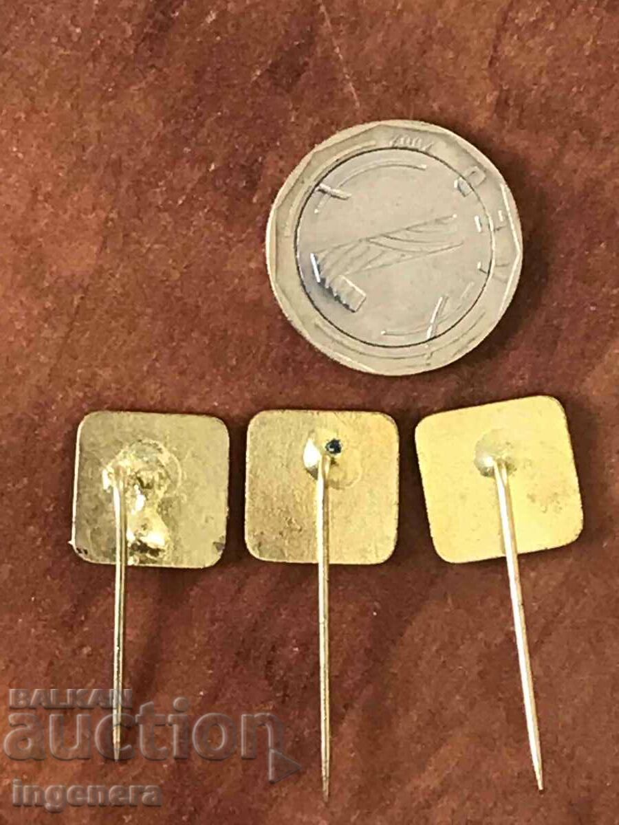 Delivery of BADGE BADGES OF DIFFERENT YEARS AND COLORS Delivery of BADGE BADGES OF DIFFERENT YEARS AND COLORS