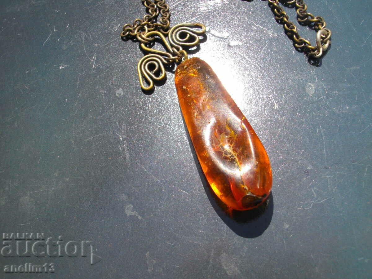 OLD NECKLACE NECKLACE PENDANT AMBER with price 45.00 BGN | € 23.01 OLD NECKLACE NECKLACE PENDANT AMBER with price 45.00 BGN | € 23.01