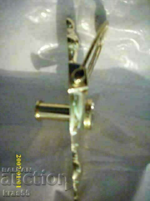 Door knocker with peephole with price 10.00 BGN | € 5.11 Door knocker with peephole with price 10.00 BGN | € 5.11