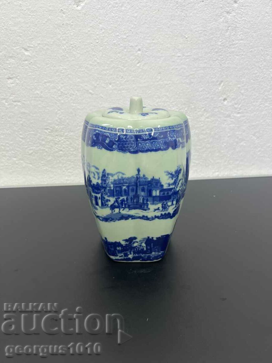 Porcelain urn #5561