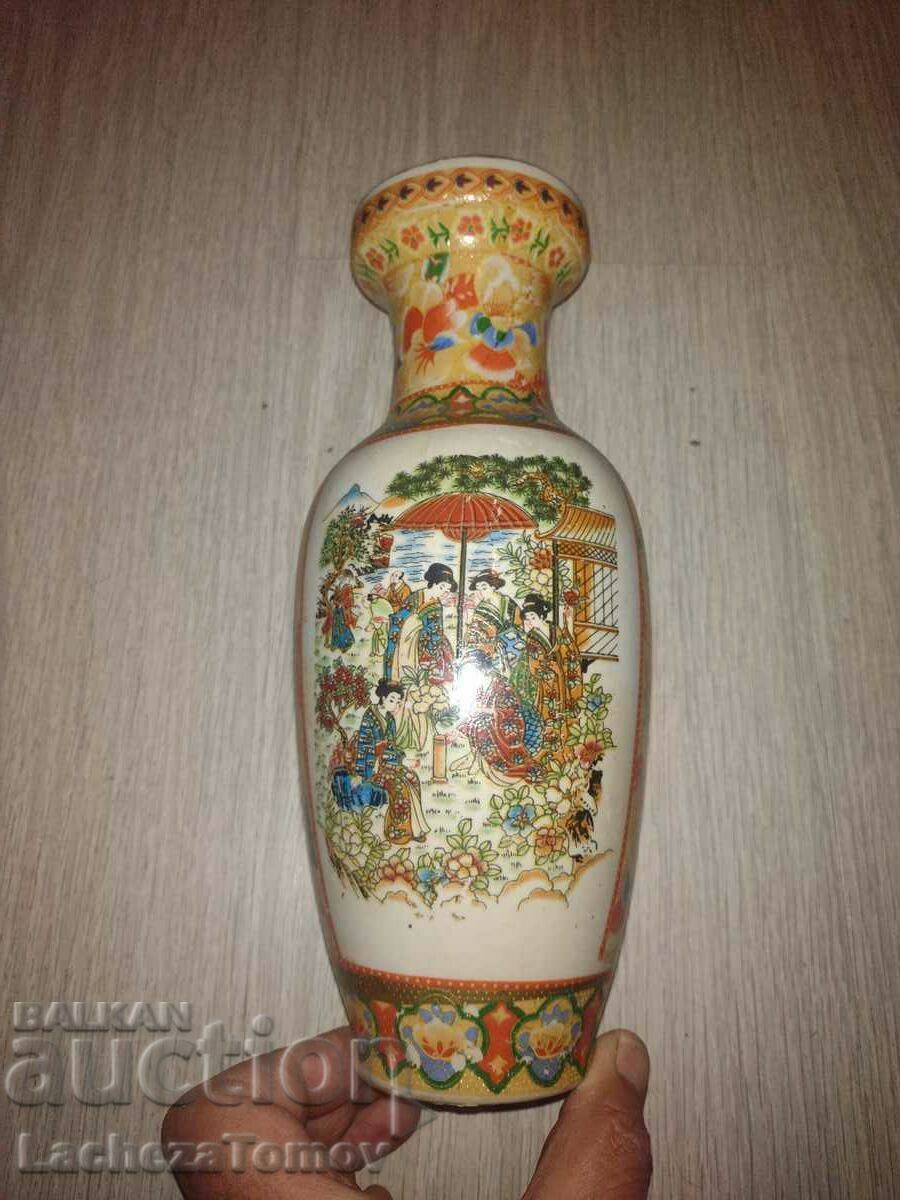 Beautiful vase kozone Japan perfect condition