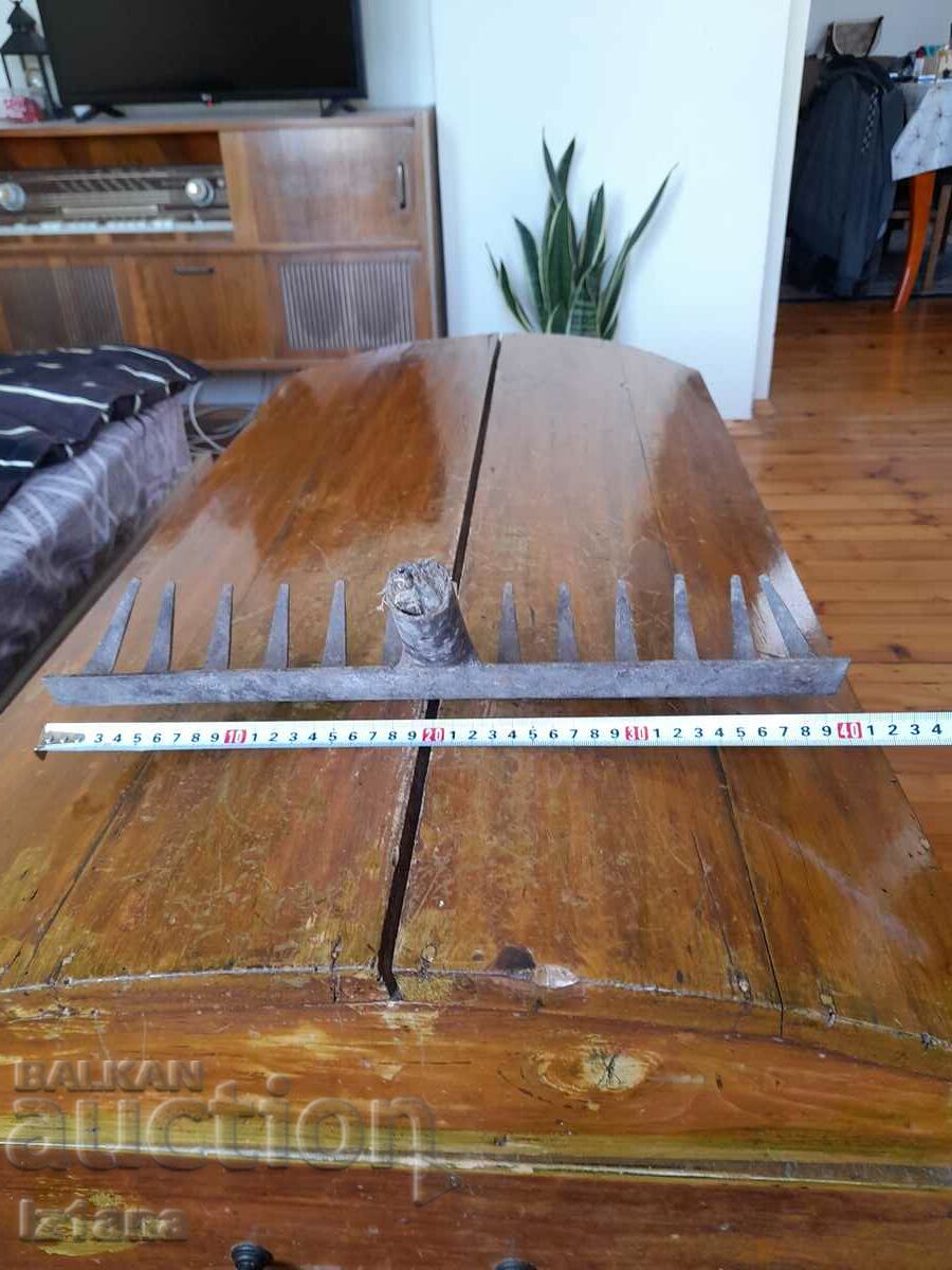 Ancient oar with price 27.00 BGN | € 13.80 Ancient oar with price 27.00 BGN | € 13.80