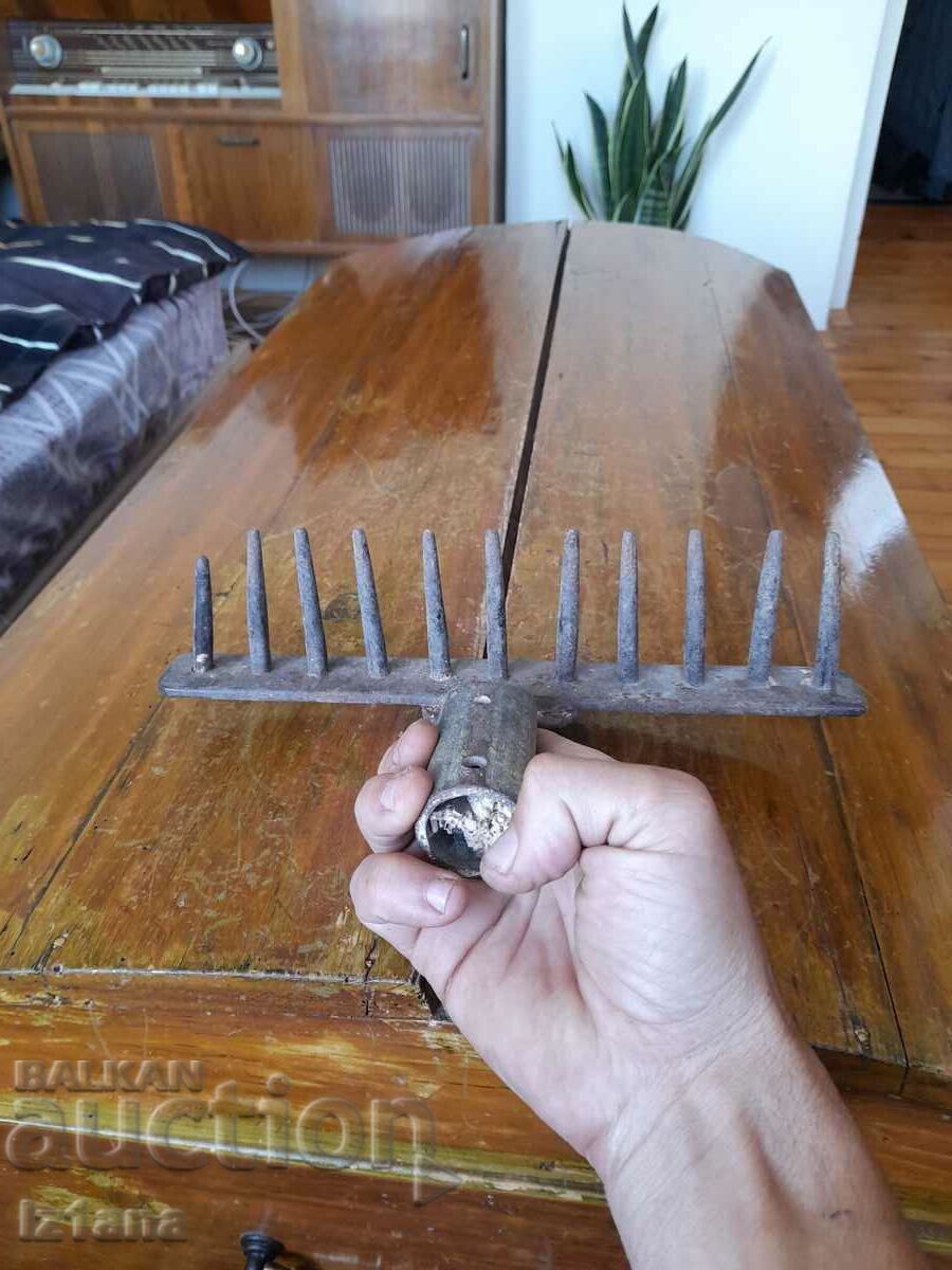 Delivery of Ancient oar Delivery of Ancient oar