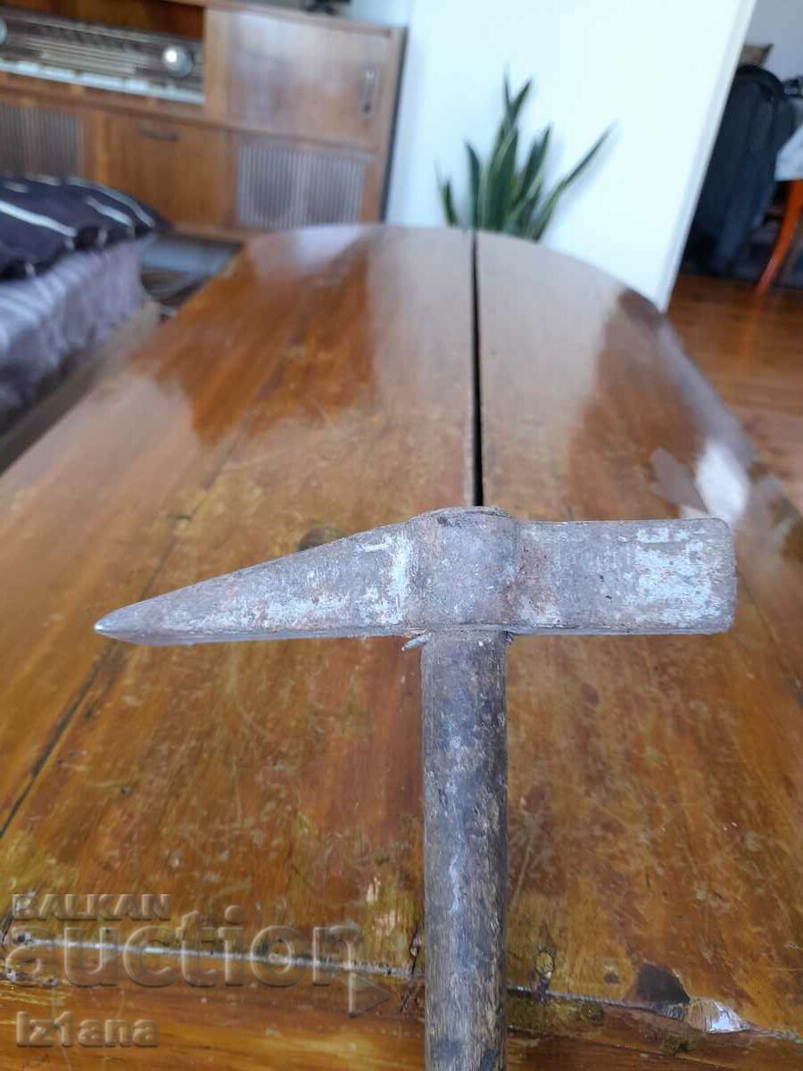 Old hammer, hammer with price 27.00 BGN | € 13.80 Old hammer, hammer with price 27.00 BGN | € 13.80