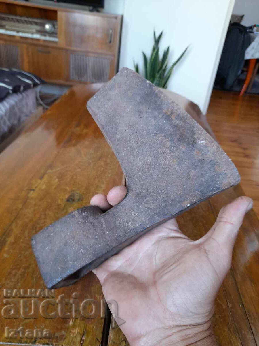 Old Ax, Ax with price 55.00 BGN | € 28.12 Old Ax, Ax with price 55.00 BGN | € 28.12