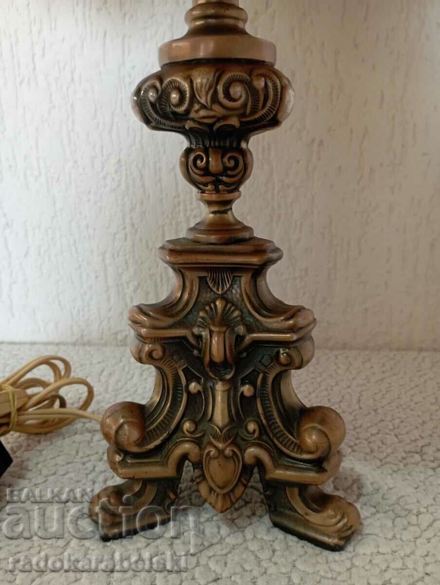 Large solid bronze lamp with leather shade with price 159.90 BGN | € 81.76 Large solid bronze lamp with leather shade with price 159.90 BGN | € 81.76