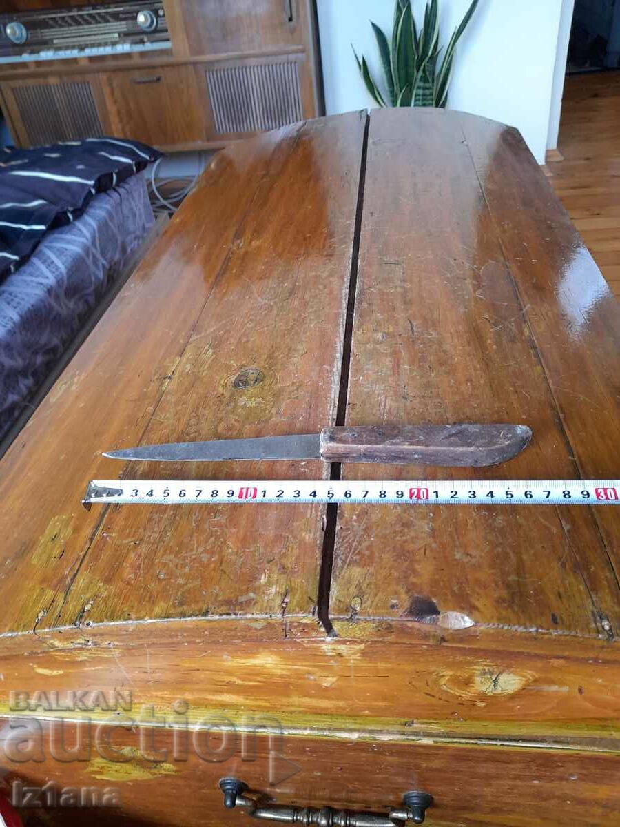 Cuțit de bucătărie vechi cu preț 13.00 BGN | € 6.65 Cuțit de bucătărie vechi cu preț 13.00 BGN | € 6.65