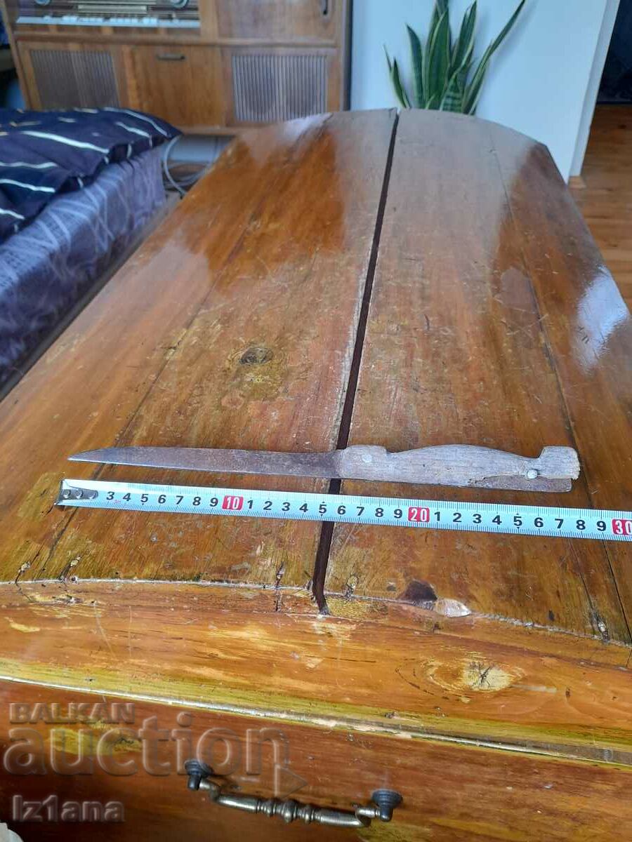 Стар нож с цена 22.00 лв. | € 11.25 Стар нож с цена 22.00 лв. | € 11.25