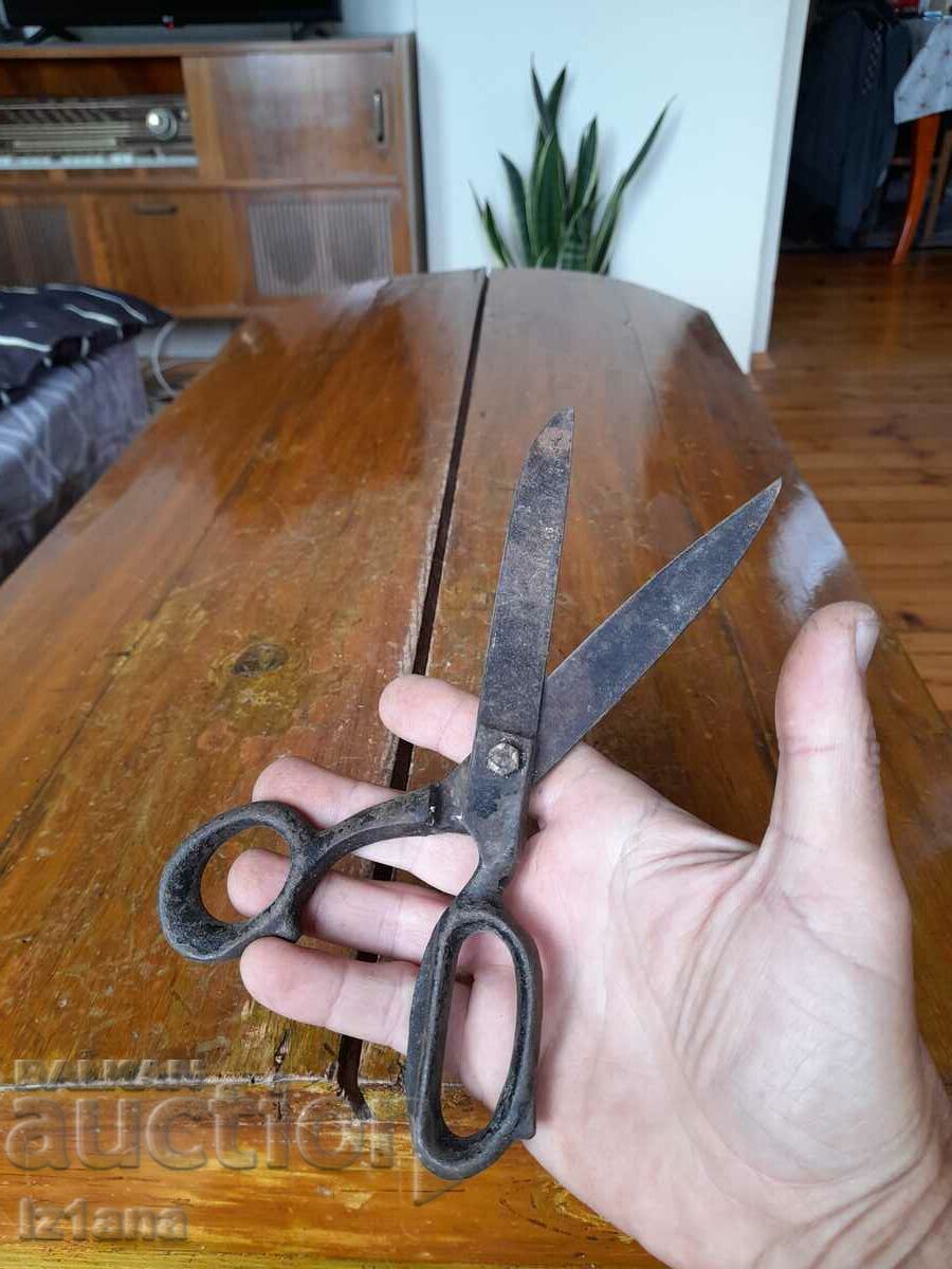 Παράδοση Παλιό ψαλίδι, ψαλίδι