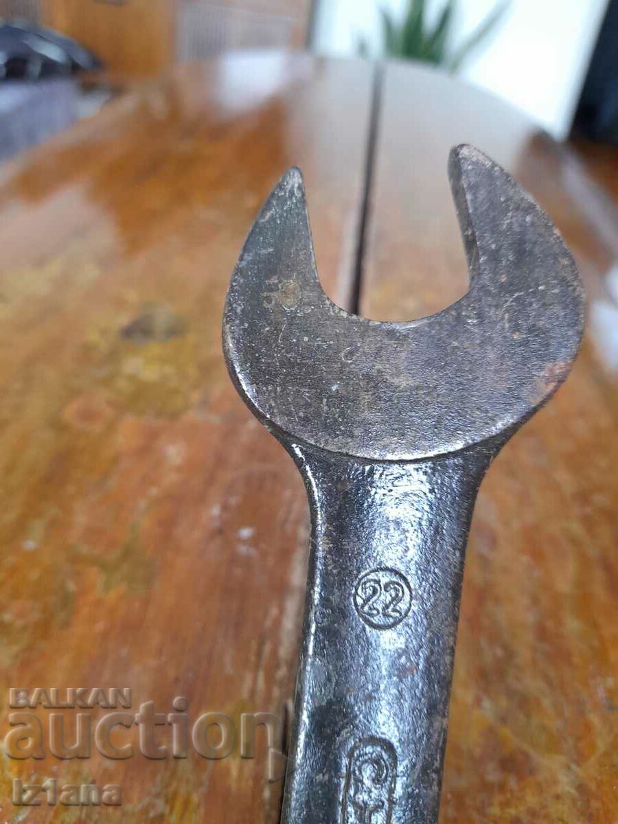 Delivery of Old 20/22 spanner Delivery of Old 20/22 spanner