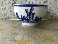 A beautiful Delft Holland porcelain bowl