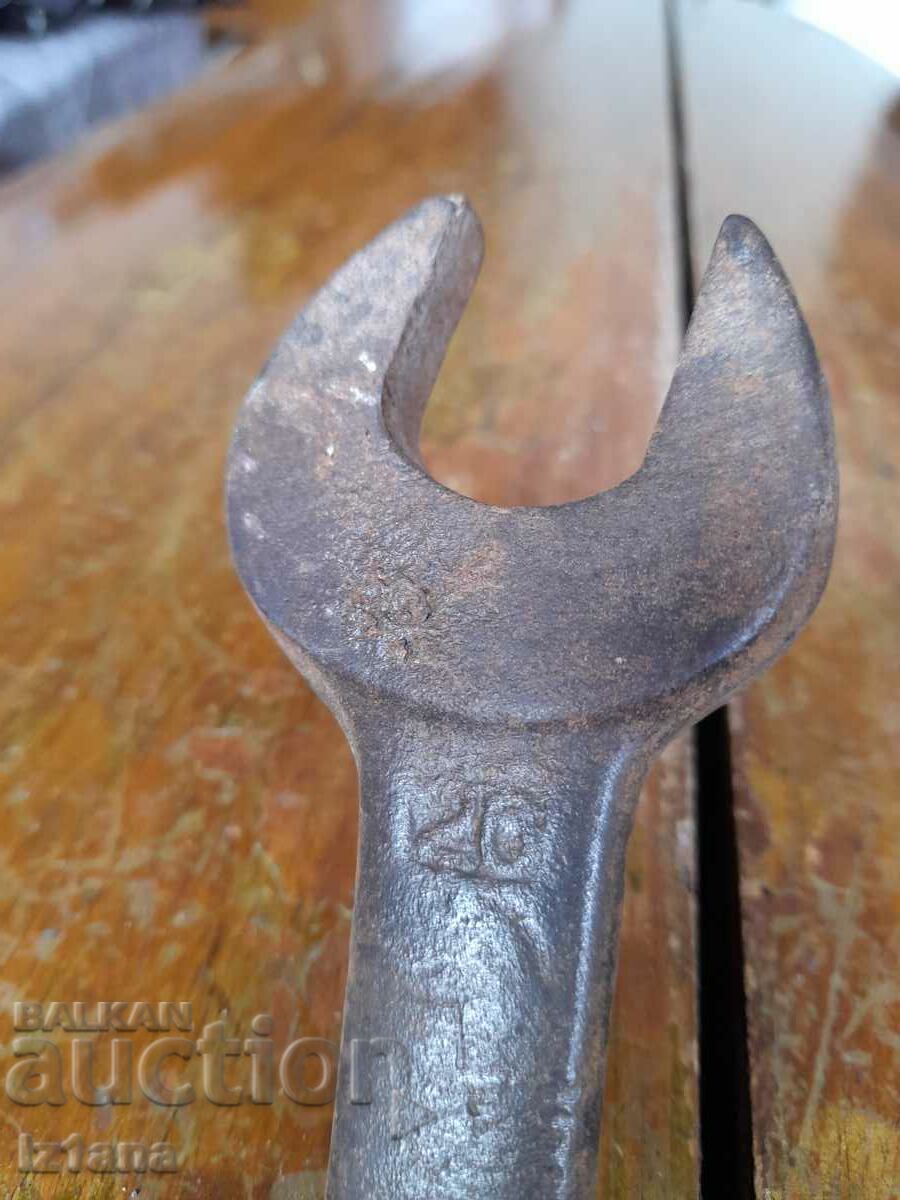 Old Madara Wrench 20/24 - 5 Old Madara Wrench 20/24 - 5