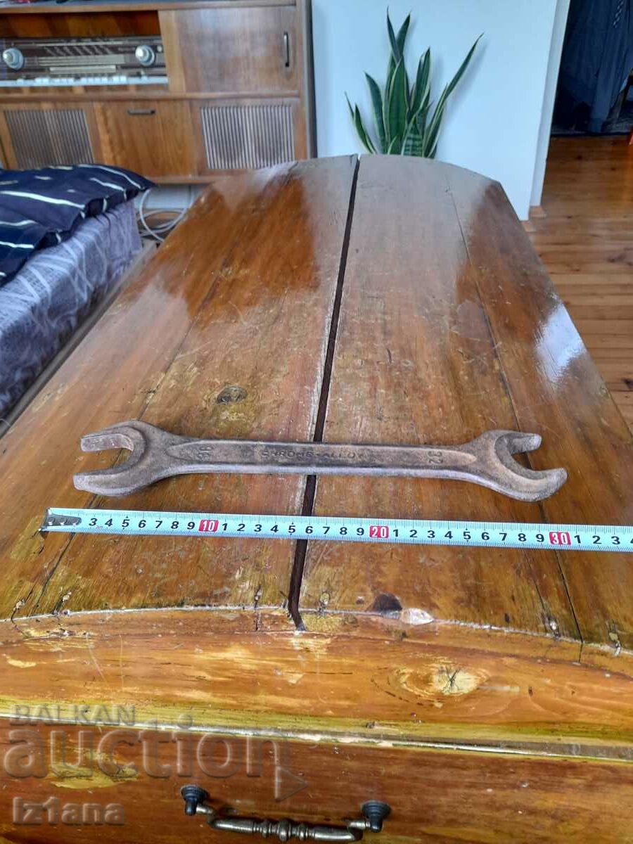 Old 32/36 spanner with price 32.00 BGN | € 16.36 Old 32/36 spanner with price 32.00 BGN | € 16.36