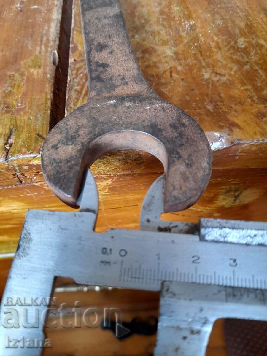 Delivery of Old wrench