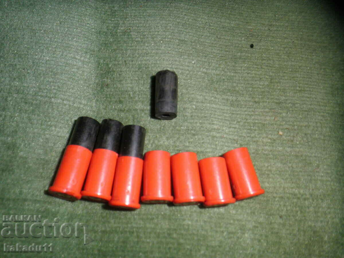 Reusable plastic training cartridges 38