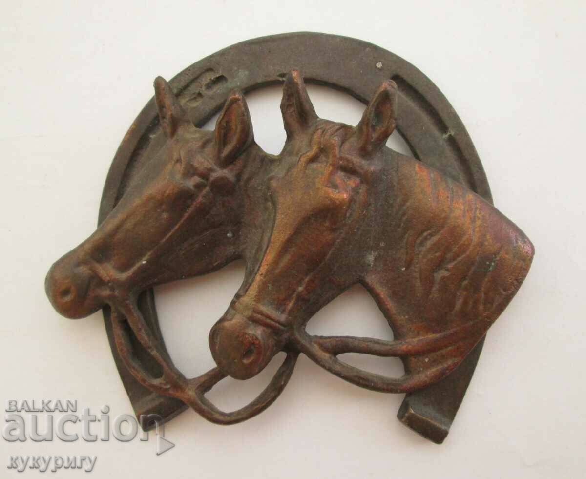 Delivery of Old vintage car grille horseshoe Delivery of Old vintage car grille horseshoe