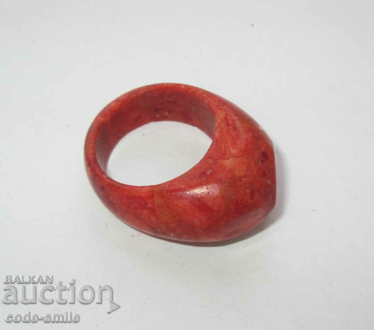 Стар дамски пръстен накит естествен червен корал