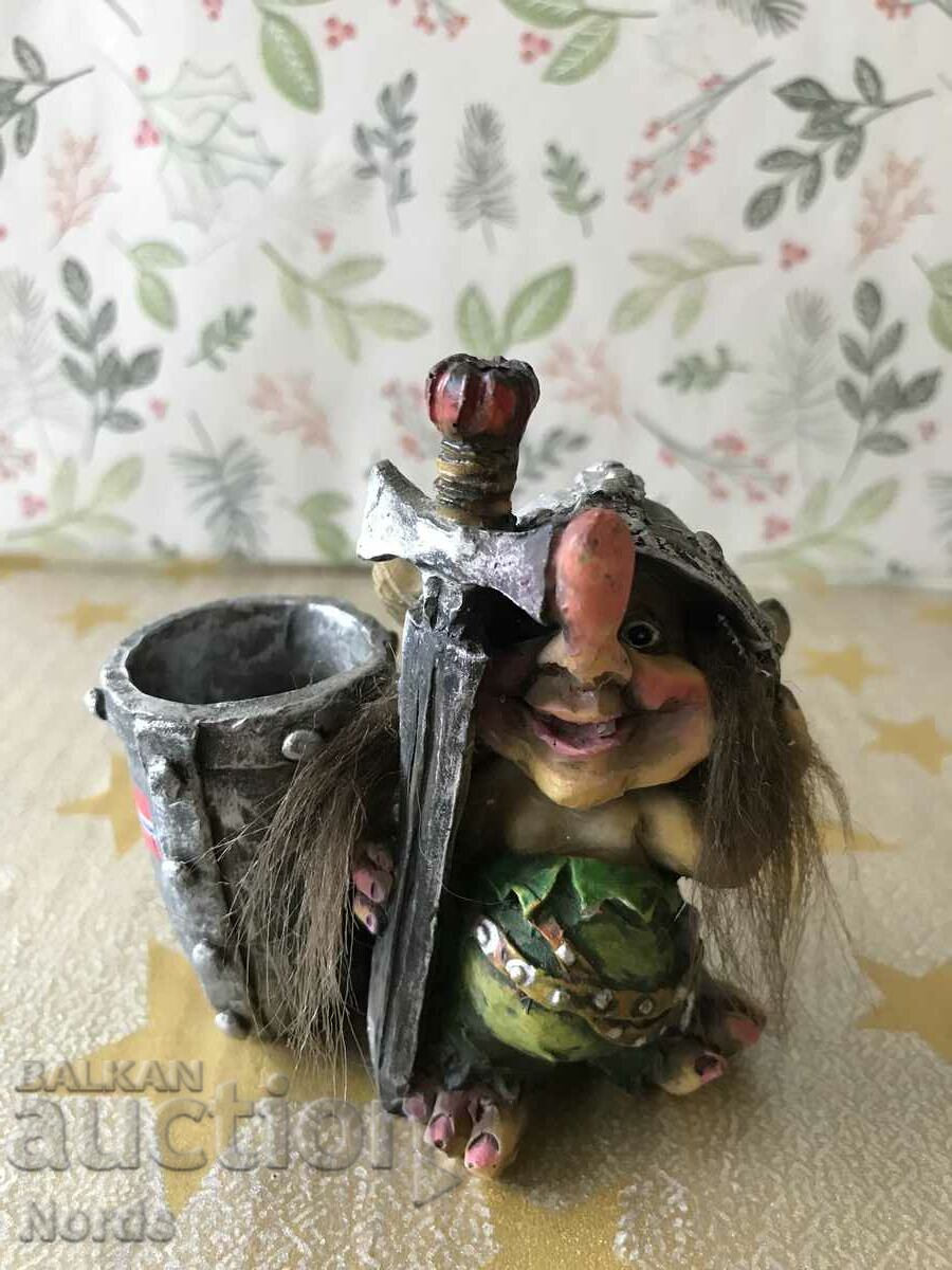 Interesting figurine
